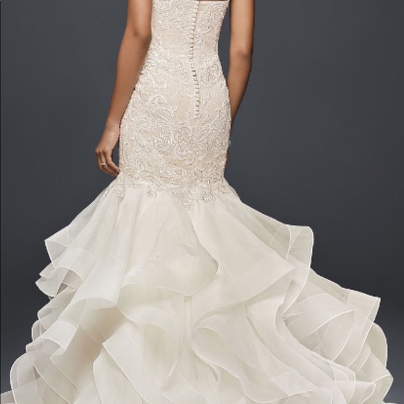 Never worn wedding dress.